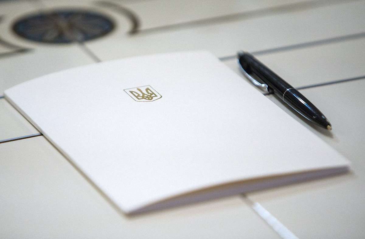 Порошенко підписав закон про реструктуризацію боргів ТКЕ і водоканалів