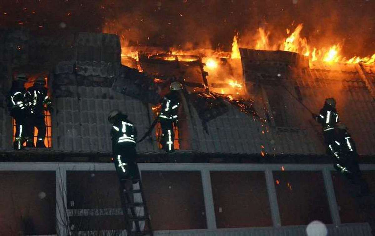 В Одесі під час пожежі в новобудові вигоріло 10 квартир