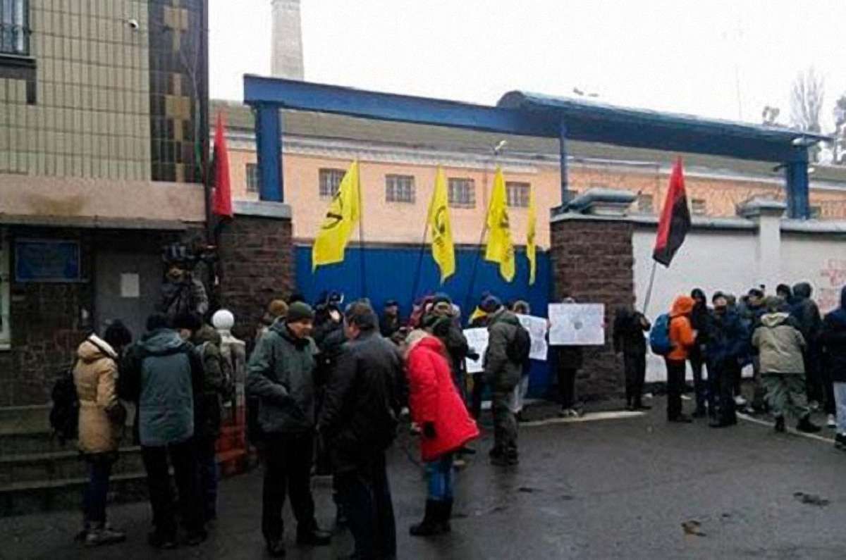 «Правий сектор» не планує блокувати Лук'янівське СІЗО через допит Януковича
