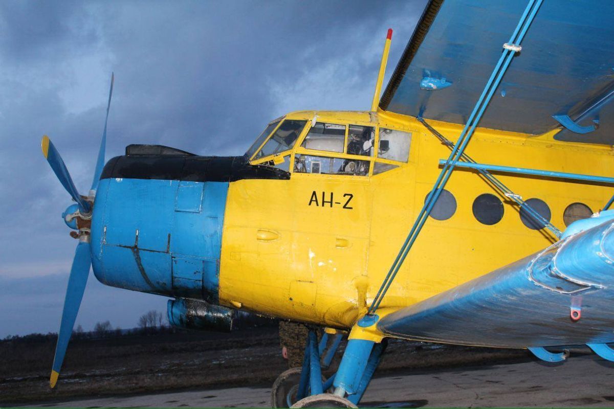 Трьох львів'ян судитимуть за перевезення сигарет літаком у Польщу