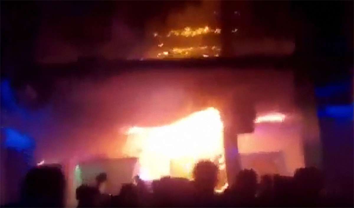 Львівська поліція розслідує напад на рятувальників під час гасіння пожежі в клубі МІ100