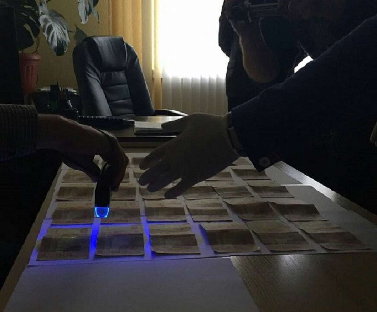 У Рівненській області на хабарі затримали підполковника поліції