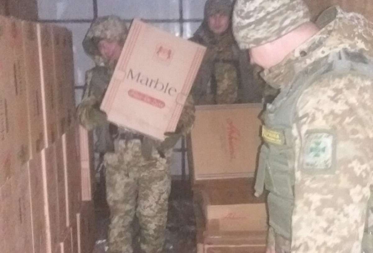 На Буковині затримали велику партію контрабандних сигарет