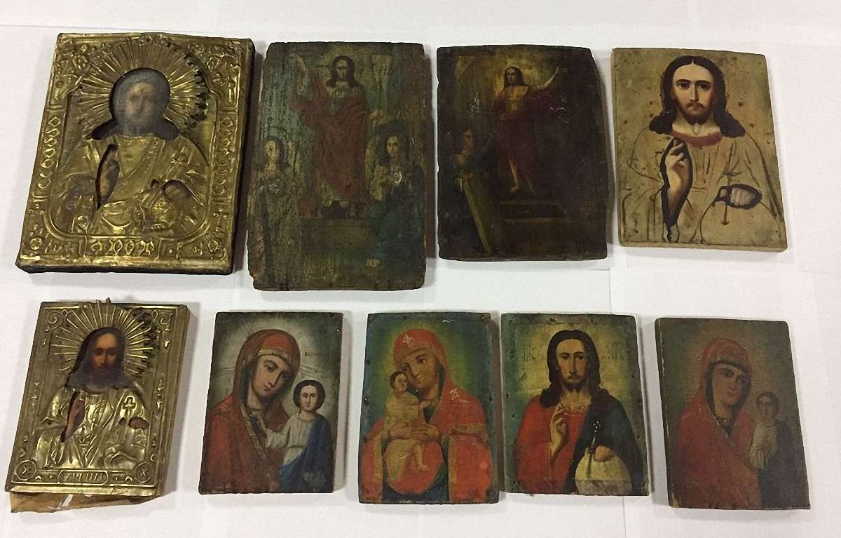 На державному кордоні у Раві-Руській вилучили 9 старовинних ікон