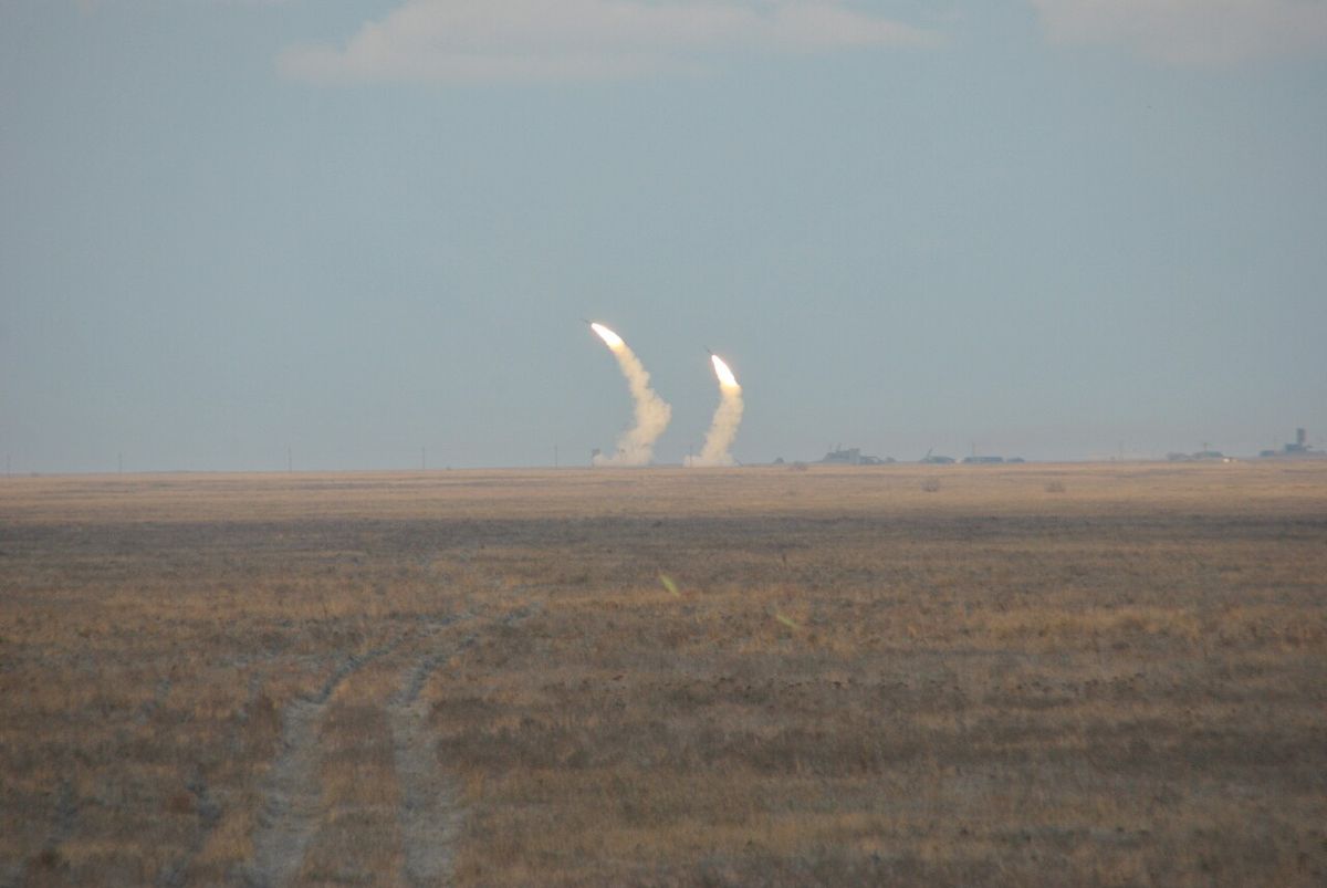 Порошенкові повідомили про успішні запуски керованих ракет на півдні України 