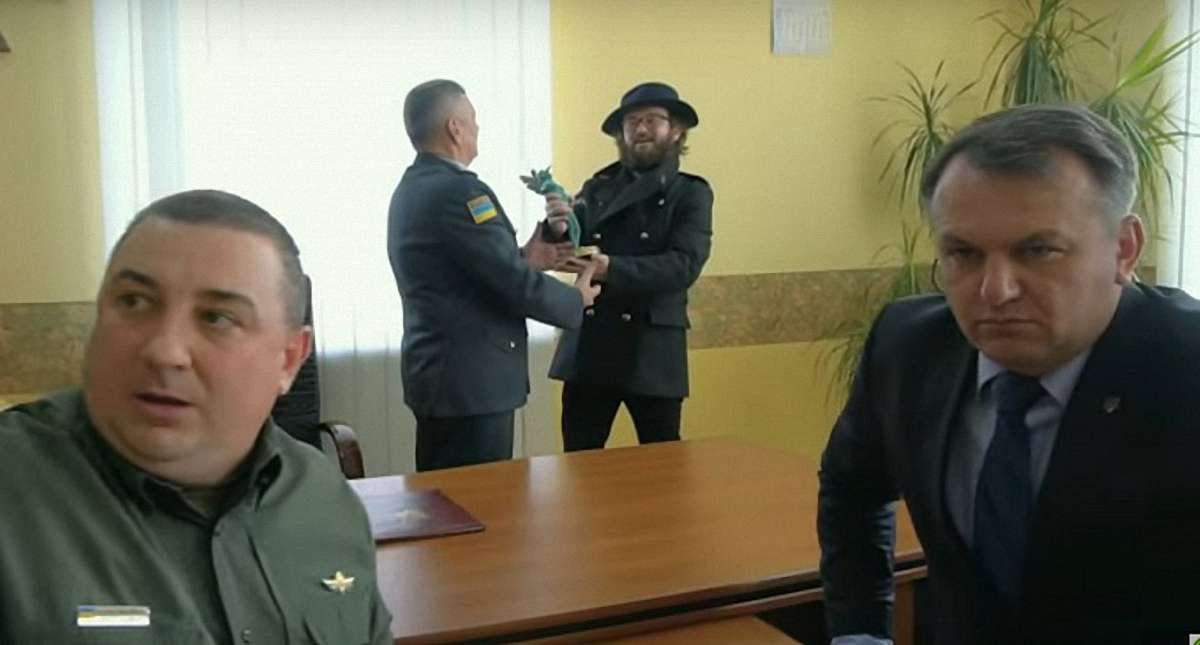 Олег Синютка і DZIDZIO долучились до популярного міжнародного флешмобу