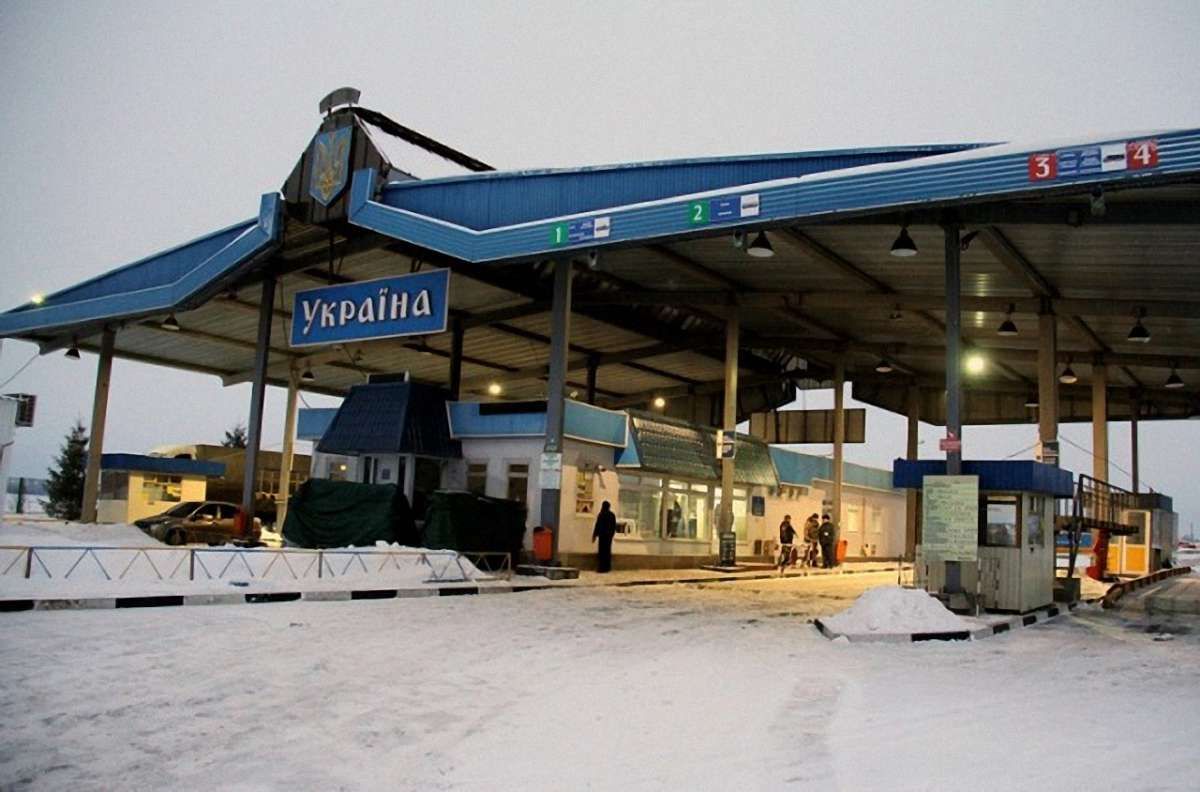 Прикордонники затримали на кордоні з РФ  співробітника заводу «Антонов» із кресленнями