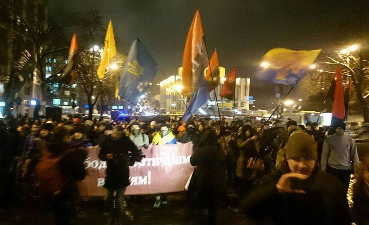 У Києві протестувальники провели ходу і передали вимоги в Адміністрацію президента