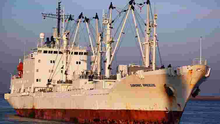 Пірати звільнили двох українських моряків із захопленого судна біля берегів Беніну