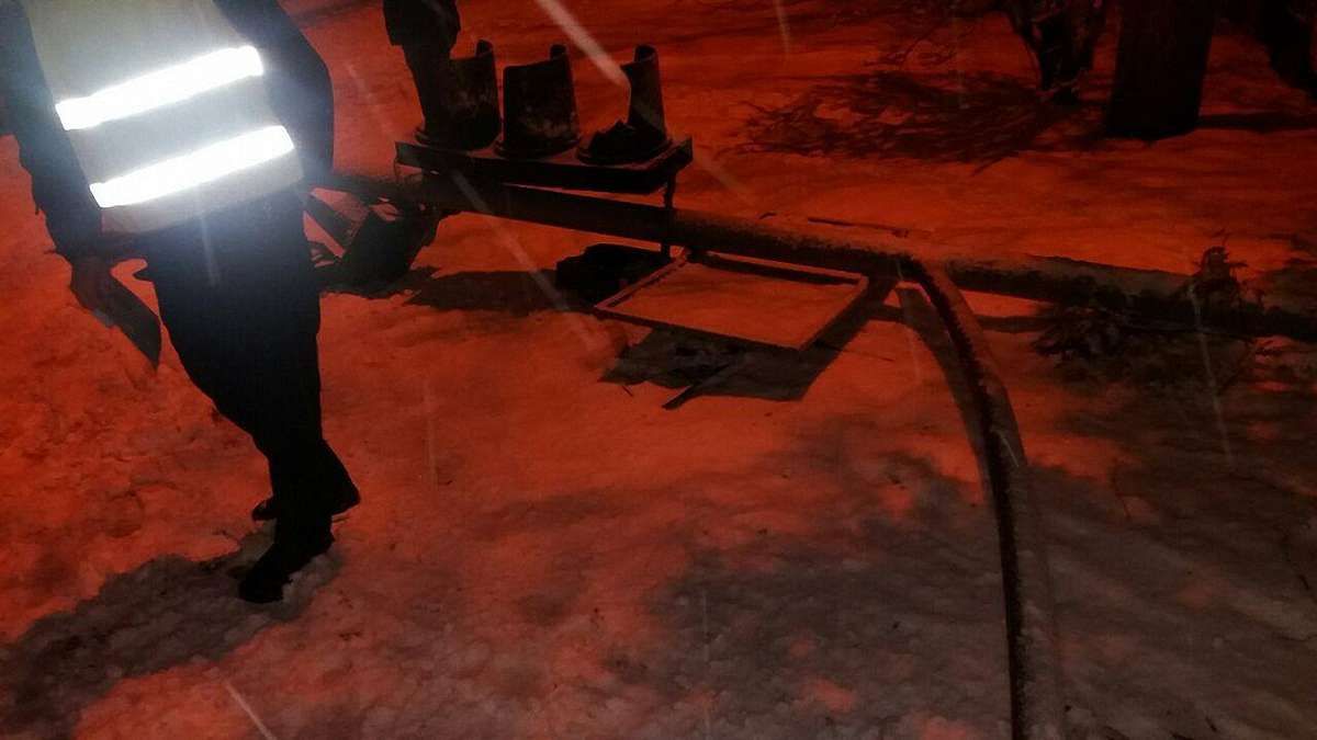 П’яний водій позашляховика зніс світлофор на перехресті у Львові