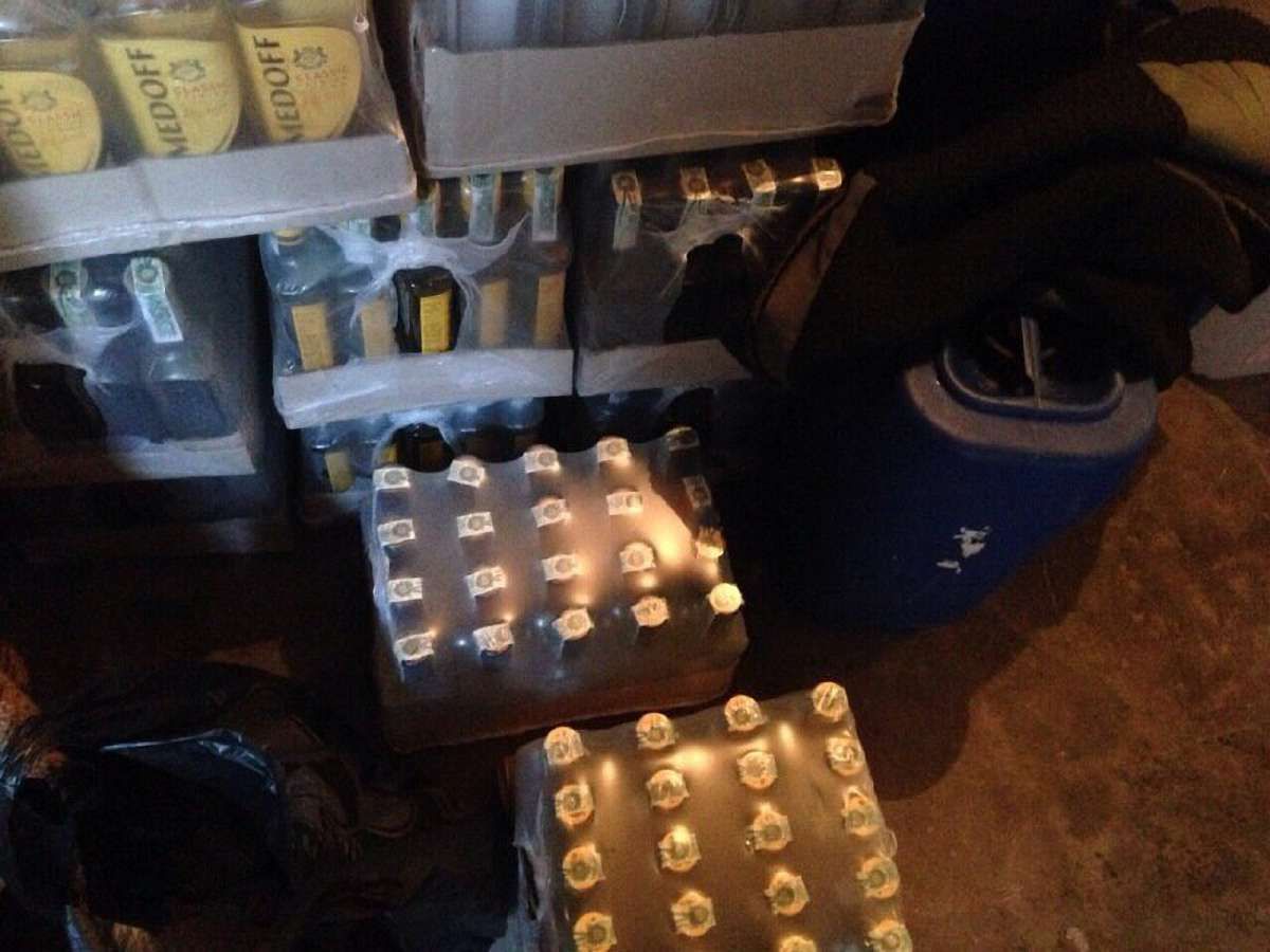На Львівщині викрили мережу магазинів та складів з підробленим алкоголем