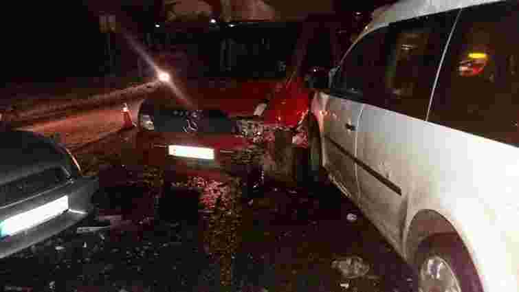 У подвійній ДТП біля Львова постраждали п'ятеро людей