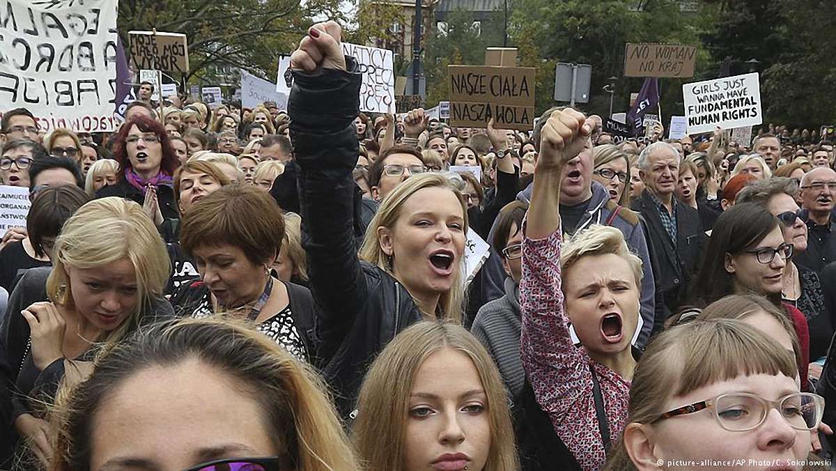 Рада Європи розкритикувала обмеження свободи зібрань у Польщі