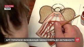 Вихованці львівського «Карітасу» влаштували благодійний розпродаж напередодні свята Миколая