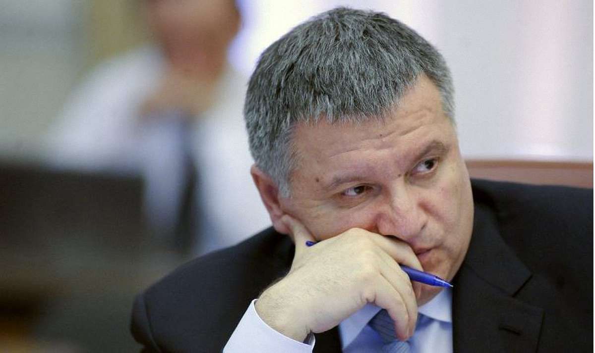 У ВРУ зареєстрували проект постанови про самоусунення Авакова від повноважень глави МВС