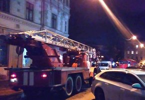 Через пожежу на Валовій тимчасово відселили мешканців чотирьох квартир