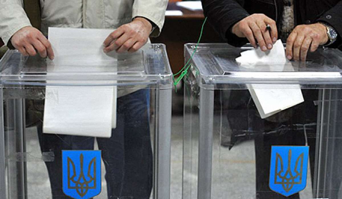 У 13 областях України обирають органи місцевої влади в 41 об'єднаній громаді