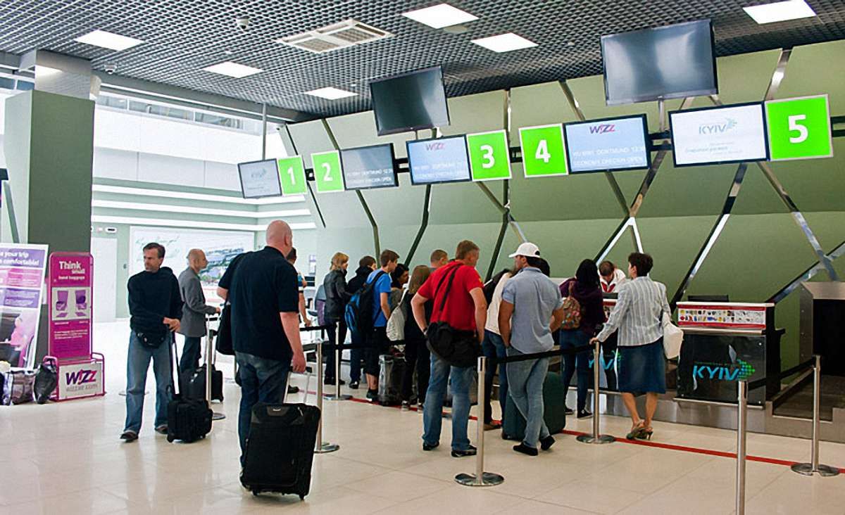 Австралієць полетів з Жулян до Борисполя через Дубай, щоби отримати українську візу