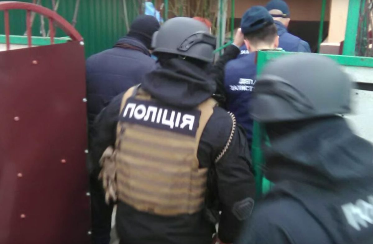 Учасникам злочинної групи в Затоці інкримінують злочини за п’ятьма статтями, - МВС