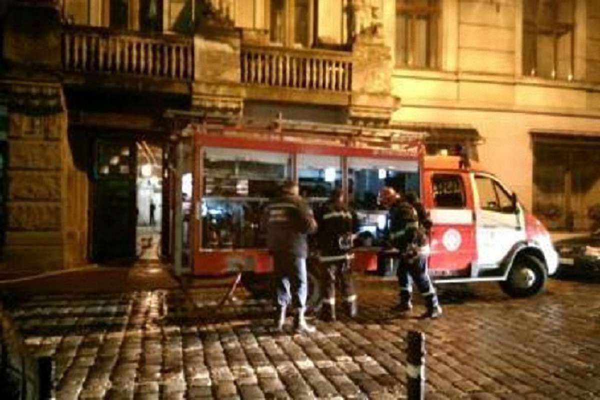Львів’янка отримала опіки під час пожежі у своїй квартирі
