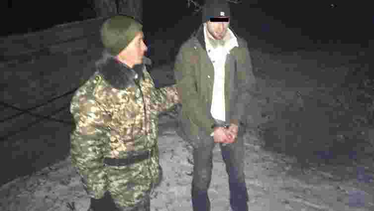 На Львівщині затримали чеченця, який нелегально вернувся з Європи за дружиною