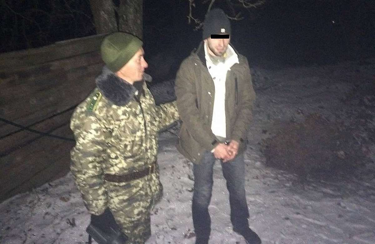 На Львівщині затримали чеченця, який нелегально вернувся з Європи за дружиною