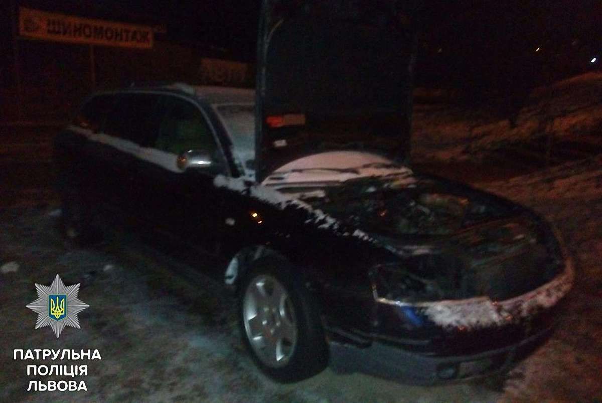 У Львові затримали п’яного зловмисника під час крадіжки з автомобіля