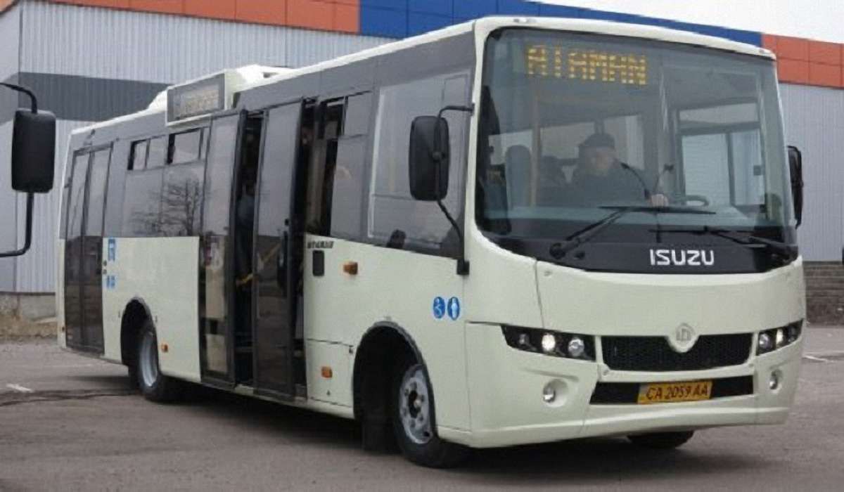 Львівське АТП-1 отримало 8 нових низькопідлогових автобусів Ataman