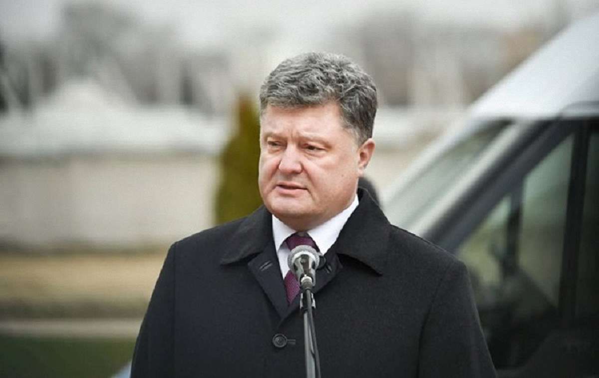 Порошенко заявив про повне припинення мобілізації в Україні