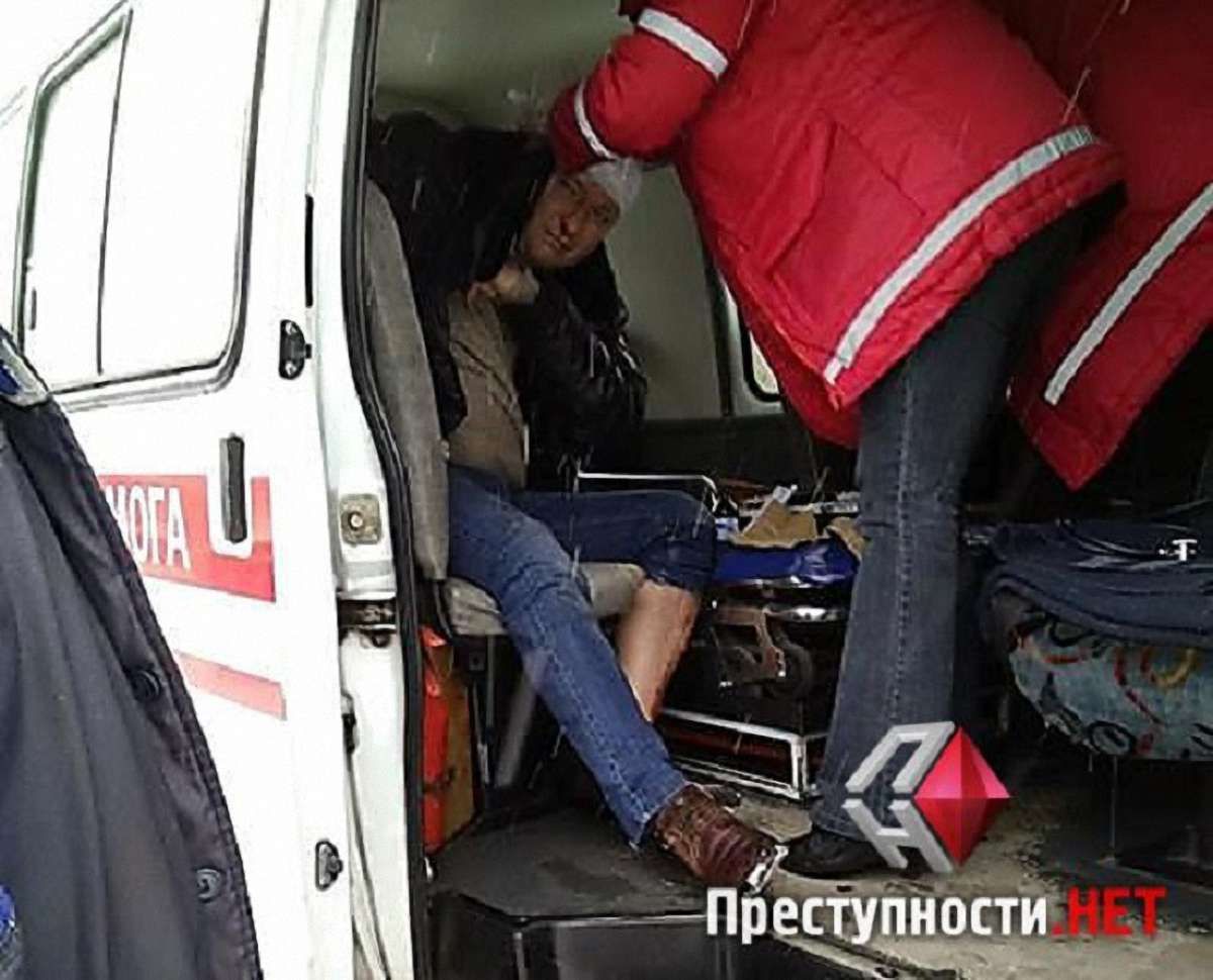 Невідомі в масках Дідів Морозів побили палицями депутата Миколаївської облради