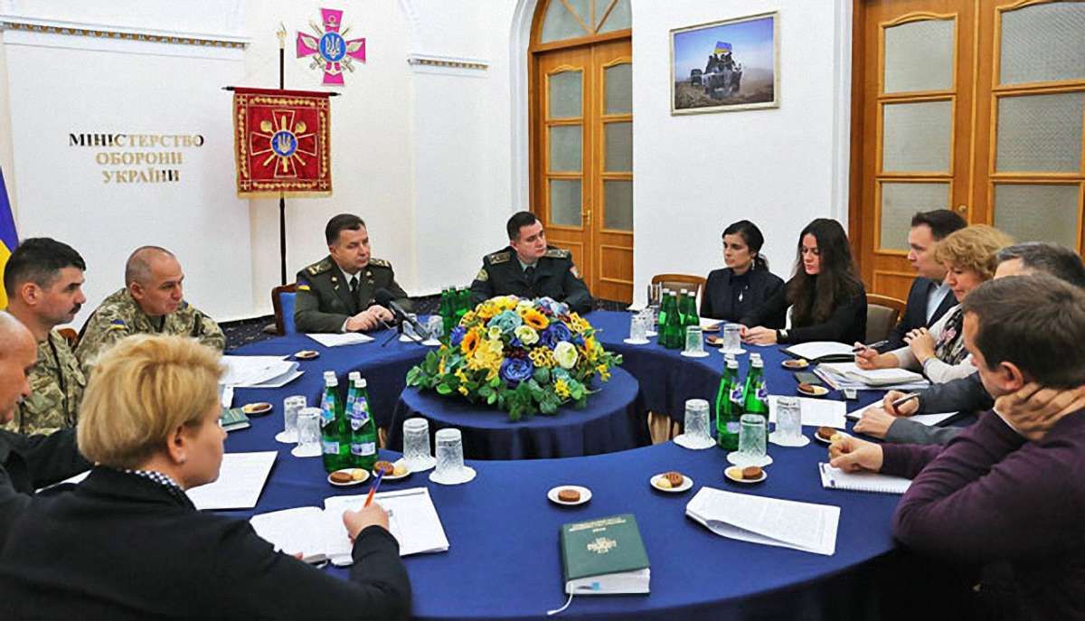 Міноборони і волонтери проведуть інвентаризацію волонтерських машин в ЗСУ