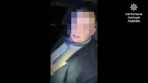 У Стрию п’яний суддя заснув за кермом перед світлофором