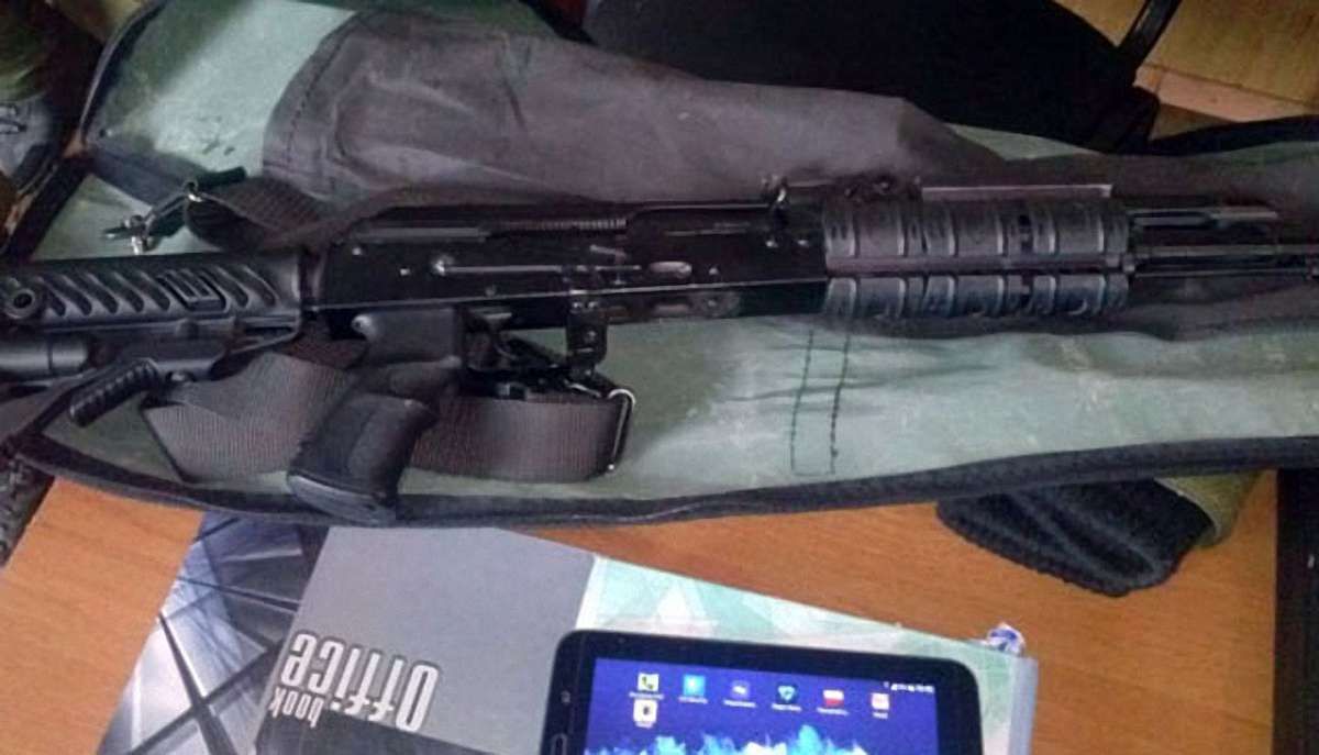 На Донеччині поліція затримала жителя Київської області з арсеналом зброї