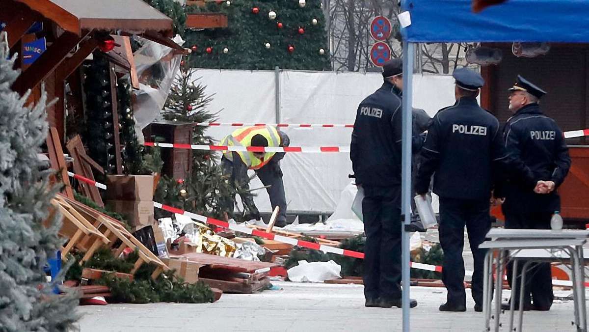 Поліція встановила особу водія вантажівки, який в’їхав у натовп у Берліні