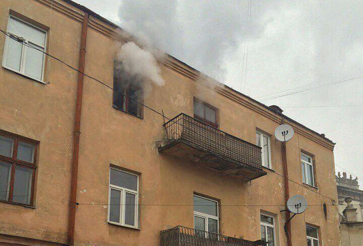 У Львові через пожежу у житловому будинку загинув 78-річний пенсіонер