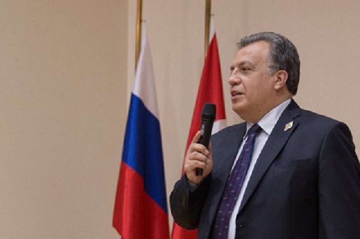У мережі показали запис останніх хвилин життя російського посла та його вбивці