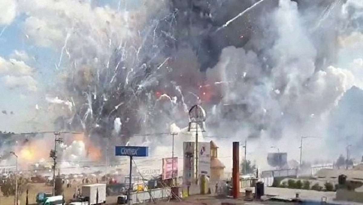 29 людей загинуло внаслідок вибуху на ринку феєрверків у Мексиці 
