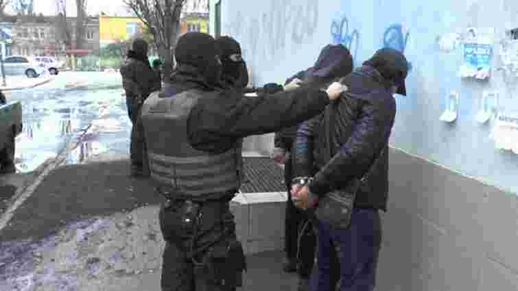 Поліцейські затримали у Херсоні угруповання квартирних злодіїв