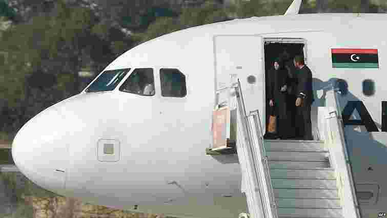 Викрадачі лівійського літака здалися поліції і попросили політичного притулку на Мальті
