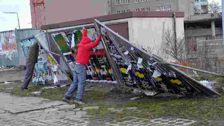 У Польщі через сильний вітер знеструмлені майже 100 тис. будинків