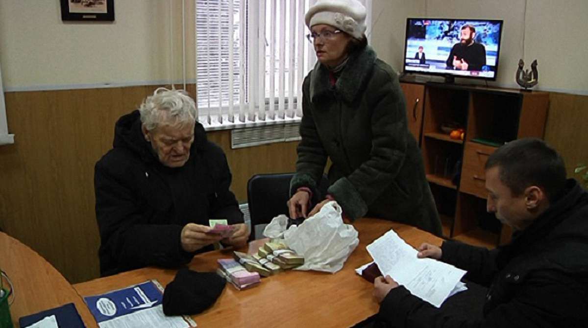 У Дніпрі пенсіонер забув в супермаркеті ₴80 тис.