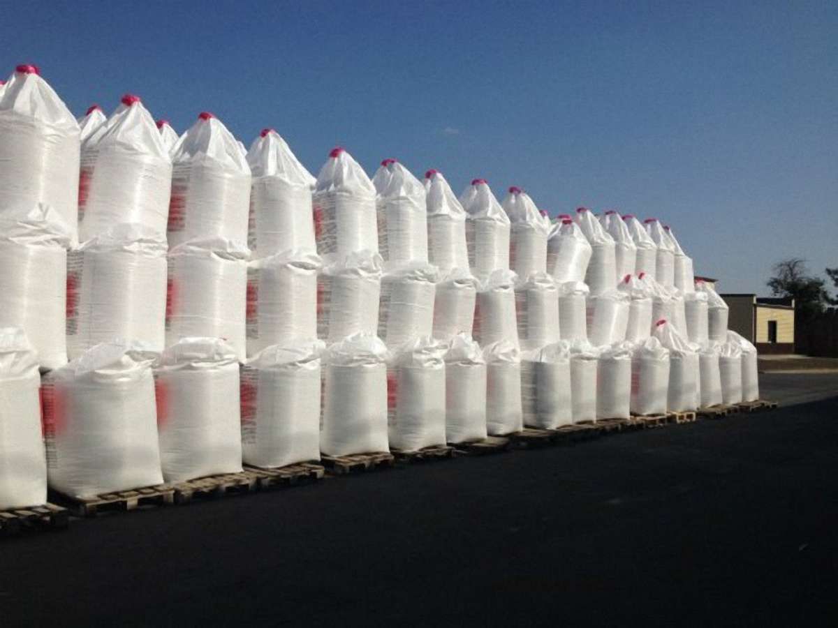 Україна вирішила ввести антидемпінгове мито на імпорт російських добрив