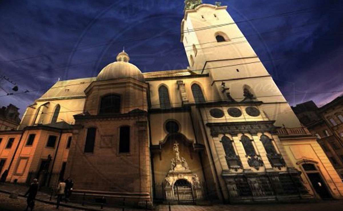 У Львові підсвітять Катедральний римо-католицький костел