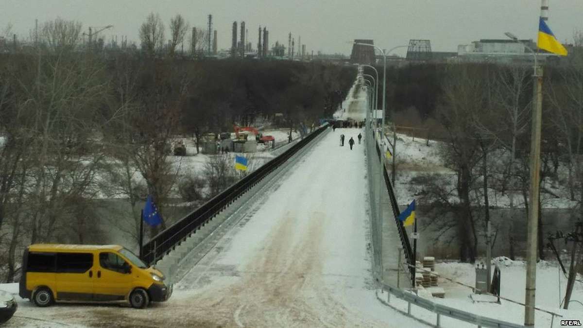 Україна передала бойовикам 15 раніше засуджених осіб, яких помилував президент
