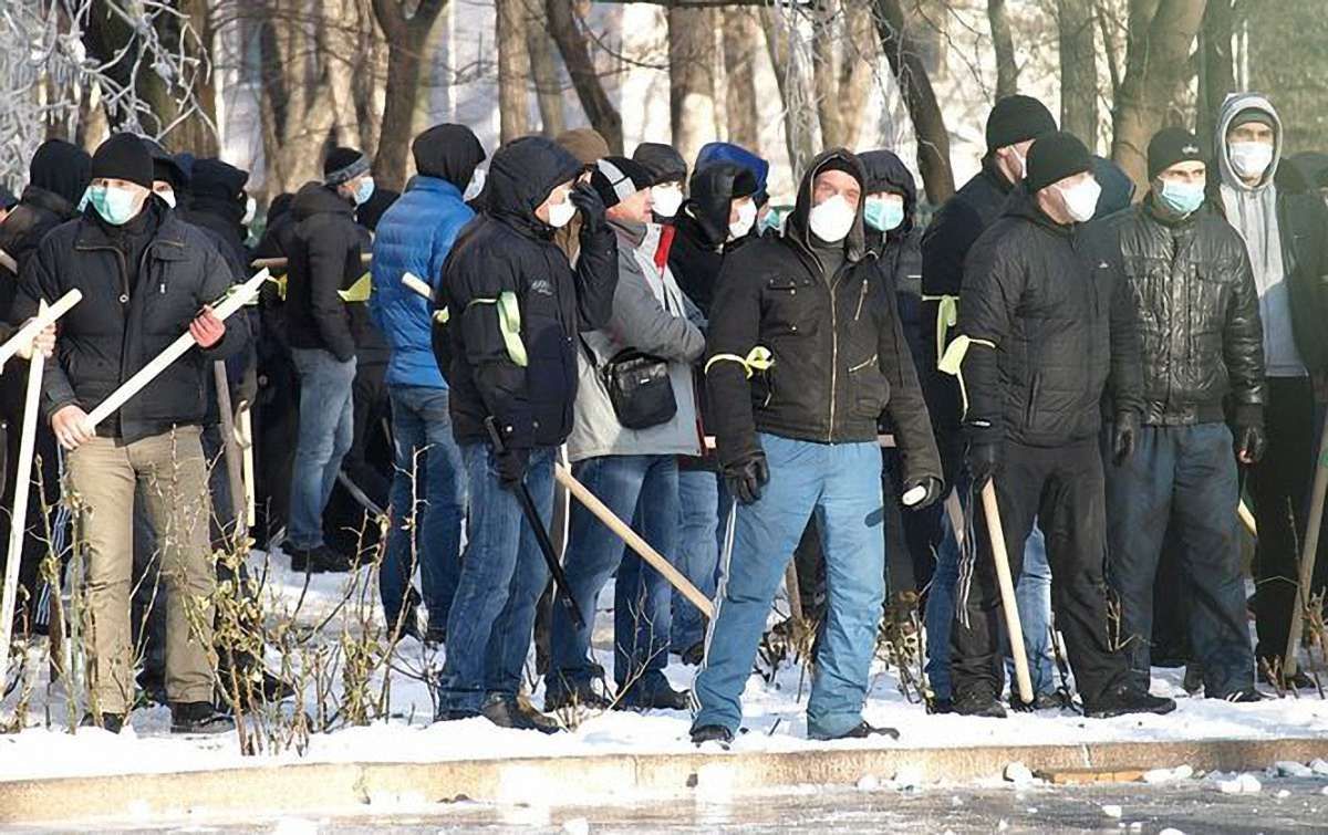 Інтерпол оголосив у розшук десятки «тітушок» за злочини проти Євромайдану