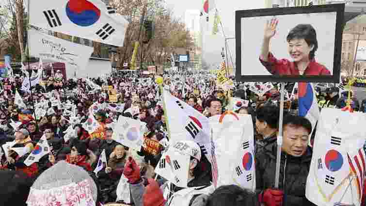 У Сеулі поновилися мітинги з вимогою відставки президента