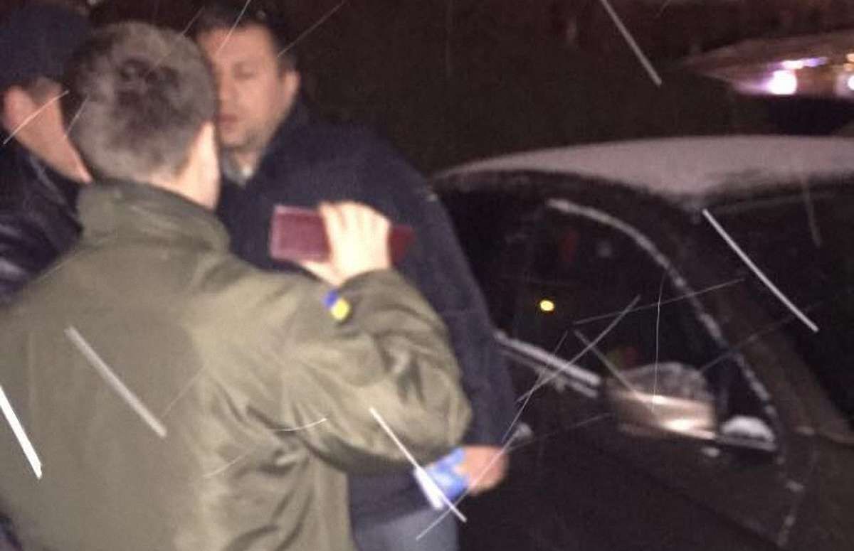 Помічника народного депутата затримали у Львові на хабарі у ₴140 тис. 