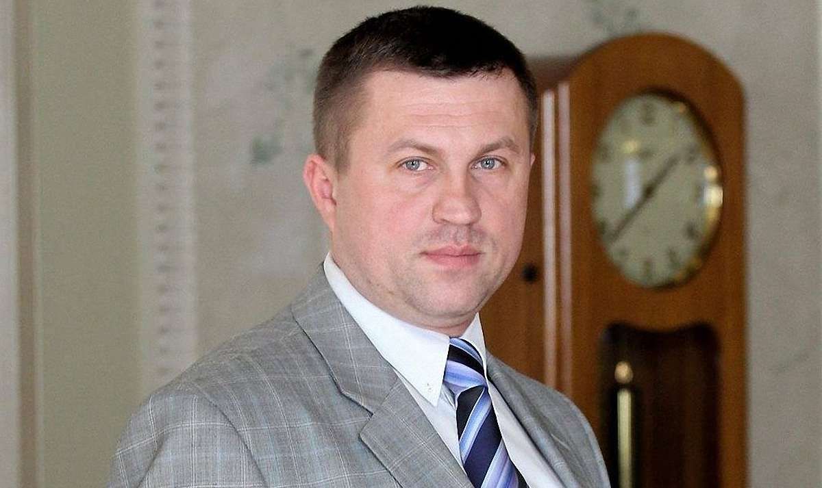 Стало відоме прізвище затриманого на хабарі у Львові помічника народного депутата