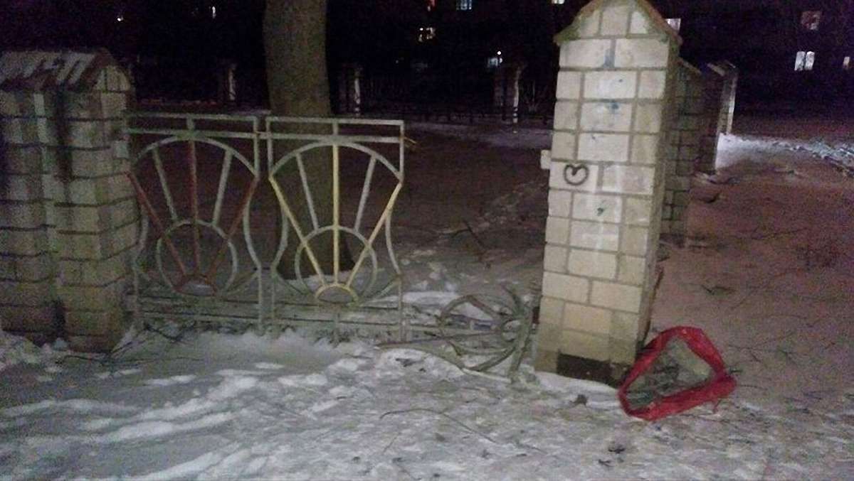 У Львові затримали зловмисників, які демонтували огорожу дитсадка