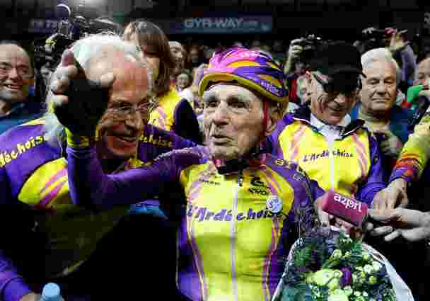 105-річний французький велогонщик встановив рекорд (відео)